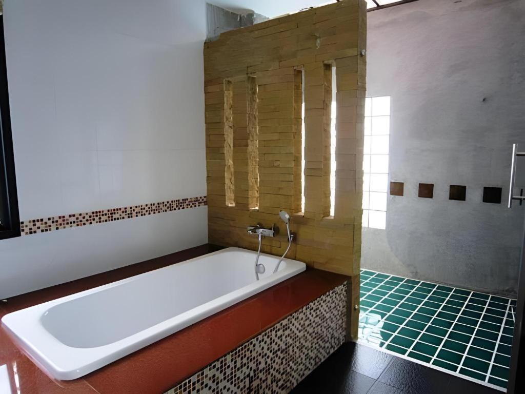 Nattha Waree Hot Spring Resort And Spa Ban Nua Khlong Bagian luar foto